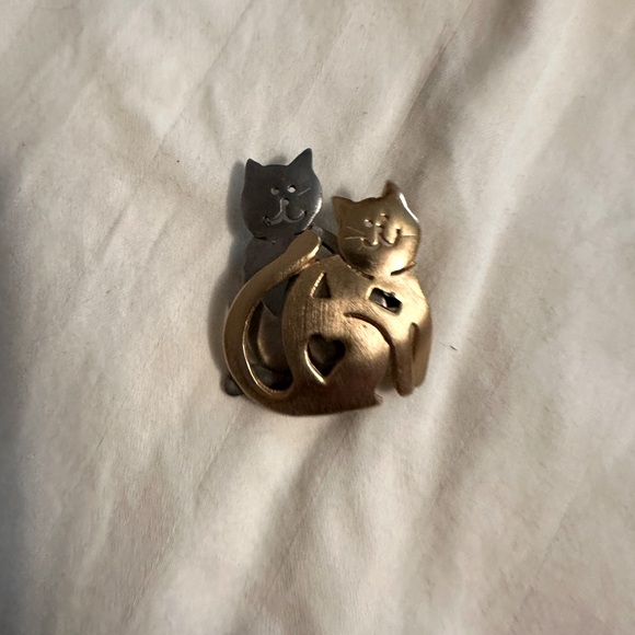 Ultra Craft Vintage Pewter Silver tone and Gold tone Cat Brooch - Picture 2 of 8